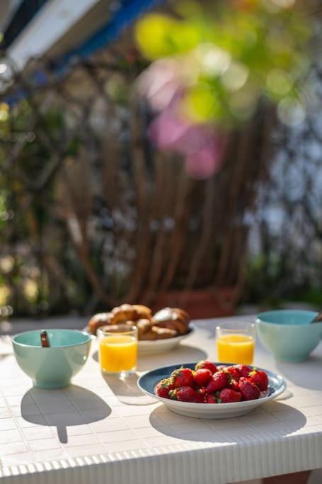 L'Oiseau Bleu - Terrasse - Parking Collectif - Climatisation Apartment ม็องตง ภายนอก รูปภาพ